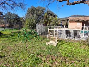 Maisons de vacances Maison Harmonia! Private Pool, BBQ, AC and Playground : photos des chambres