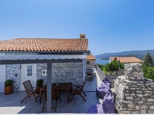 Apartment Tatiana by Interhome