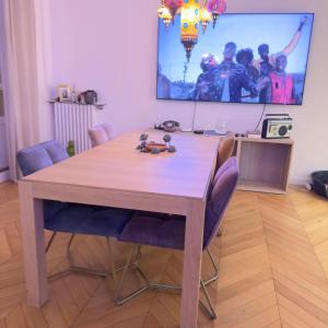 Appartements magnifique appartement proche du centre : photos des chambres