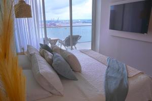 Disfruta el espectáculo de la bahía