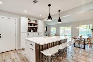 South Austin Home With Pool