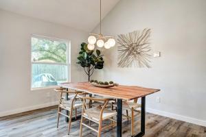 South Austin Home With Pool