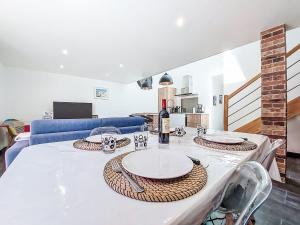Holiday Home La Cheneraie by Interhome
