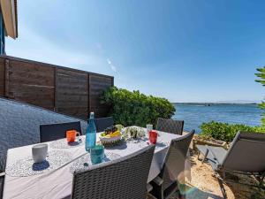 Appartements Apartment Coudalere-Guadeloupe-9 by Interhome : photos des chambres