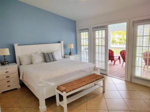 Indigo Reef #23 - Lionfish Lodge- Luxury Waterfront Villa, 31 Dock