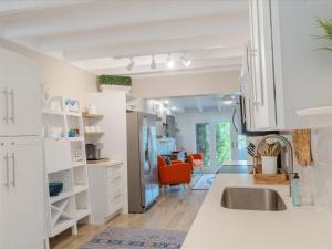 Flamingo Bay- Waterfront Pool Home, 30 Dock, Cabana Club Access