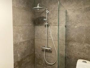 Modern Summer House By The Water In Hellebæk