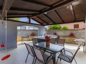 Holiday Home Mauro by Interhome