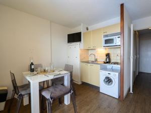 Apartment Les Hauts dAzur by Interhome