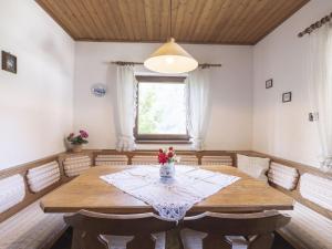 Apartment Appartement 2 by Interhome