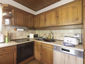 Apartment Appartement 2 by Interhome