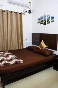 Bollywood House 100 inch Cinema Jacuzzi Party Couples