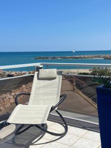 Appartements Spacious air-conditioned duplex with 270 degree sea views : photos des chambres