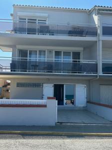 Appartements Spacious air-conditioned duplex with 270 degree sea views : photos des chambres