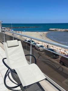 Appartements Spacious air-conditioned duplex with 270 degree sea views : photos des chambres