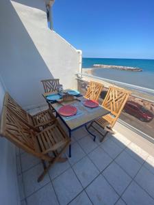 Appartements Spacious air-conditioned duplex with 270 degree sea views : photos des chambres