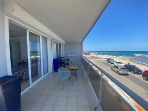 Appartements Spacious air-conditioned duplex with 270 degree sea views : photos des chambres