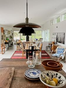 Charming Farmhouse With Pool Near Ljugarns Sea