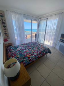 Appartements Spacious air-conditioned duplex with 270 degree sea views : photos des chambres