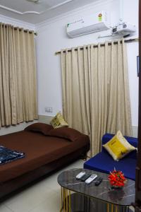 Bollywood House 100 inch Cinema Jacuzzi Party Couples