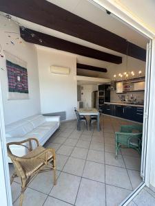 Appartements Spacious air-conditioned duplex with 270 degree sea views : photos des chambres