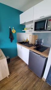 studio agréable à 2 pas du centre ville, parking privé