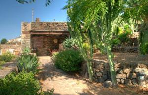 Historic Dammuso In Kareb Valley