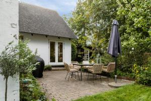 All-Year Oasis With Sea Field And Nature Views