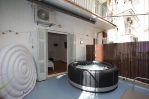 Athens Central Jacuzzi Retreat