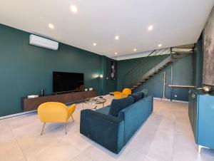 Appartements ColorChic 3 etoiles - Parking Prive Terrasse Clim - 120m2 Plein centre : photos des chambres