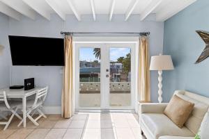 Marlin Manor - Waterfront Home, 55 Dock, 2min to Open Ocean!