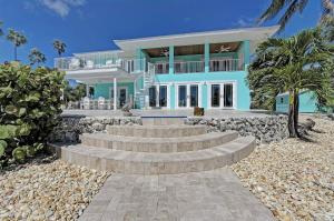 Pier Pressure - Luxury Waterfront Pool Home, 100 Dock