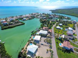 Pier Pressure - Luxury Waterfront Pool Home, 100 Dock