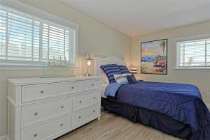 Pier Pressure - Luxury Waterfront Pool Home, 100 Dock