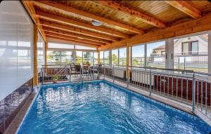 Villa Ana Selce s bazenom i panoramskim pogledom na more