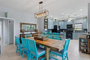 Reel Knotty - Waterfront Pool Home, 35 Dock, Tiki Huts