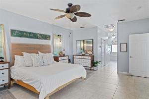 Reel Knotty - Waterfront Pool Home, 35 Dock, Tiki Huts