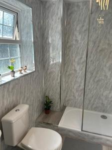 Littleton Manor Apartment near Southport free Parking Netflix Sky Ultimate