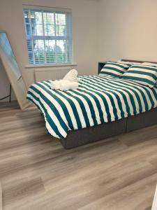 Littleton Manor Apartment near Southport free Parking Netflix Sky Ultimate