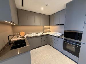 6 Star SkyVilla 4Br 180m2 Riverfront D1 Panoramic
