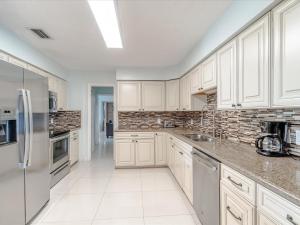 Refuge on the Reef - Luxury Waterfront Pool Home, 75 Dock