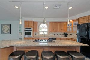 Reel Relaxin` - Luxury Waterfront Pool Home, 55 Dock