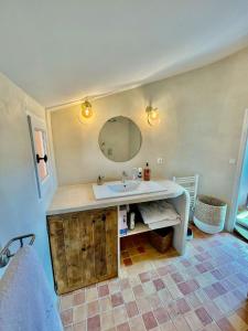 Maisons de vacances Bohemian House Overlooking Roussillon : photos des chambres
