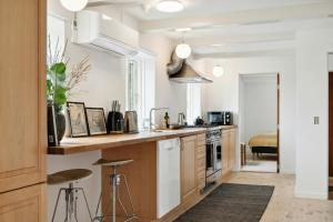 Renovated Estate With Private Beach