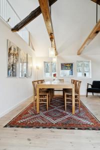 Renovated Estate With Private Beach