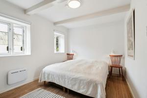 Renovated Estate With Private Beach