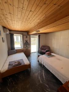 Tradinional Greek villa, Zarakes village