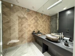 Dolina Słońca obok Suntago - nowoczesne domy z jacuzzi