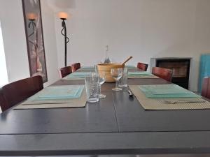 Maisons de vacances Grande maison spacieuse pour 9 personnes : photos des chambres