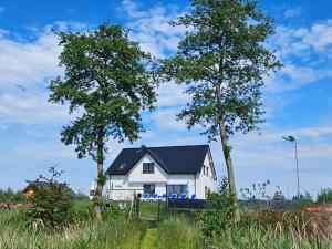 Villa Koprowo - mit direktem Seezugang, Sauna & Whirlpool - 4hvězdičkové hotely ve městě Zastań